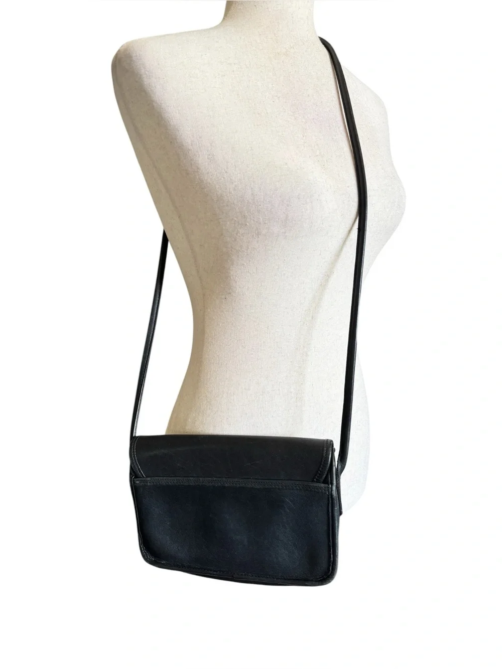 Vintage Classic Black Leather Crossbody Bag